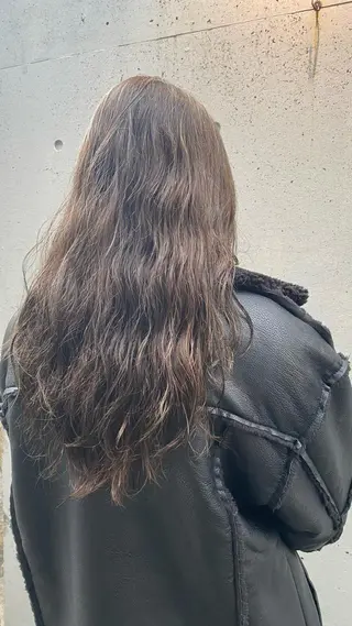 ロング putri店長 和田鈴采のヘアスタイル