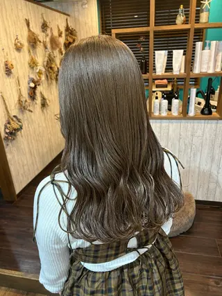 ロング カラー 早坂 さくらのヘアスタイル