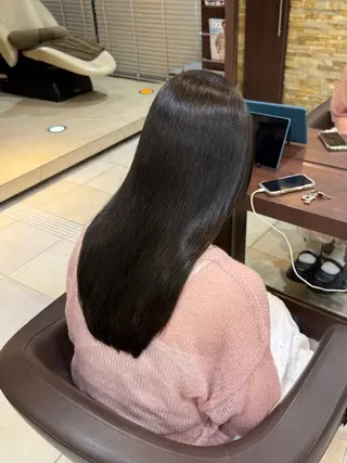 ロング 池田凛/ ハイトーンカラーのヘアスタイル