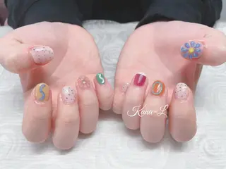 カラー ネイル 芦辺 香奈のネイルデザイン