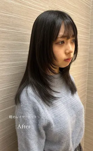 セミロング tokute よしかわなお🍒のヘアスタイル