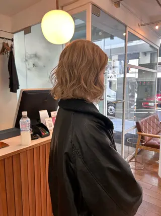 カラー VISION   aoyama所属・かがやしづ ⭐️ハイトーンのヘアスタイル