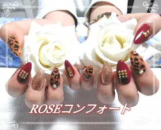 ネイル エステとネイル ローズコンフォートのネイルデザイン