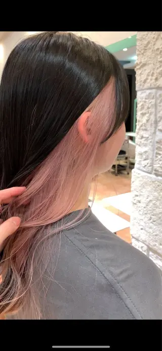 ロング カラー Lamp 柏 山口 か乃 ブリーチカラーのヘアスタイル