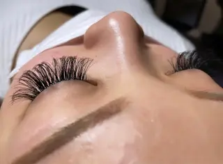 SESUNNY セサニー　SEIRAのマツエク・マツパデザイン