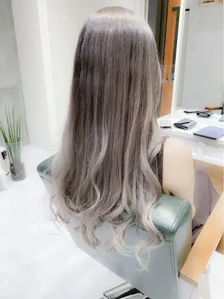 ロング カラー ヘアアレンジ 𝐑𝐈𝐍𝐊𝐀 🐣🩷のヘアスタイル