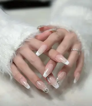 ネイル Hina 池袋 長だしチップ専門店のネイルデザイン