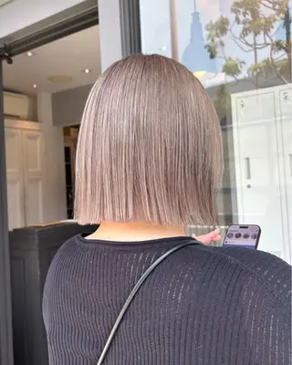 ミディアム カラー 栗林 茉那のヘアスタイル