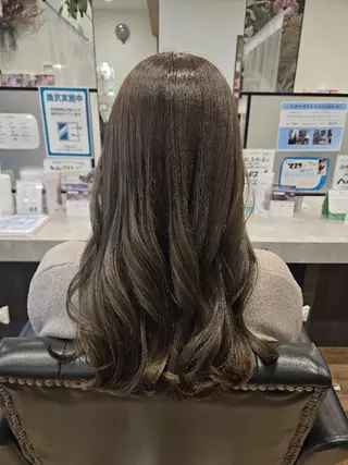 カラー ロング 関口 友菜のヘアスタイル