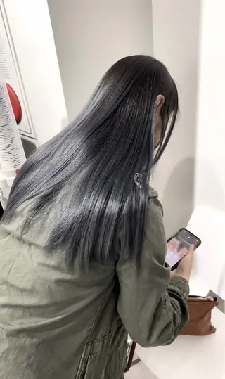 カラー youres hair 新宿三丁目所属・髪質改善カラー、美髪 トリートメント専門のヘアスタイル