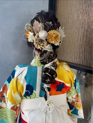 古屋 澪　艶髪カラー✨のヘアスタイル