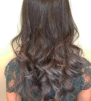 カラー ブリーチ/ヘアケア/ 艶髪/イギチハルのヘアスタイル