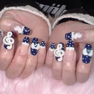 ネイル RIEKO🍒 ワンホン♡推しネイルのネイルデザイン