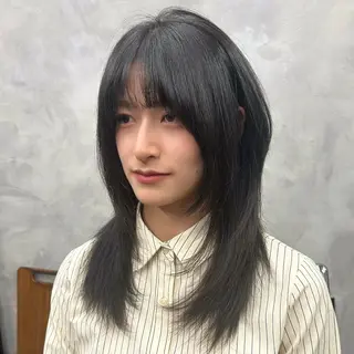 ミディアム 松川ヒナ｜韓国レイヤ /耳つぼジュエリーのヘアスタイル