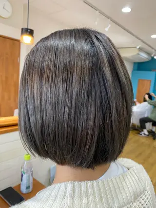 ショート カラー 佐治 梨乃のヘアスタイル