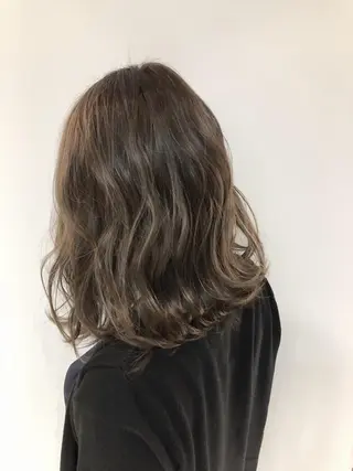 ミディアム カラー 女性リピ90%🍨 🩷佐藤みずきのヘアスタイル