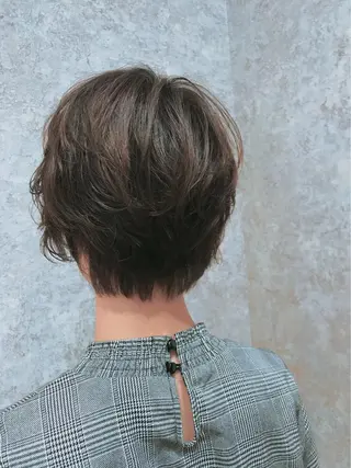 ショート カラー パーマ earth尾形美穂 🫧髪質改善縮毛🫧のヘアスタイル