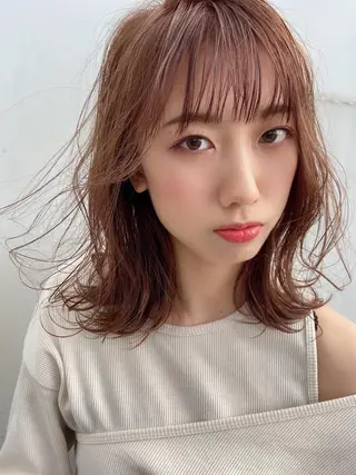 ミディアム カラー パーマ 小田 莉加子のヘアスタイル