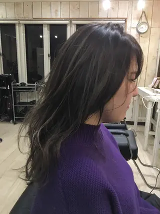 ロング カラー ade omotesando所属・鷺谷 玲奈のヘアスタイル