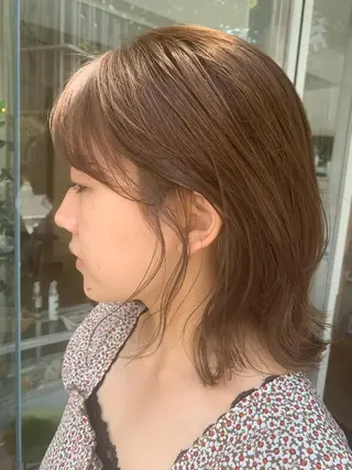 ミディアム カラー fio マナミのヘアスタイル
