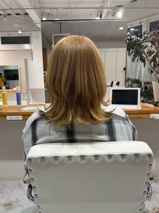 ミディアム 新美 恵里子のヘアスタイル