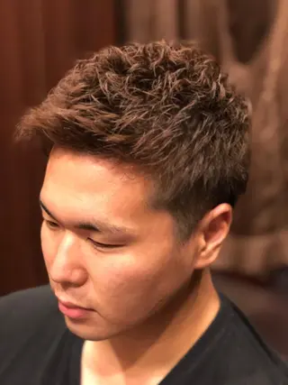 ショート カラー ヒロ銀座 上口雄大のヘアスタイル