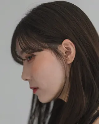 ミディアム カラー 前髪/顔周り /レイヤー/秋山 元のヘアスタイル