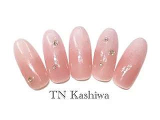 ネイル 大隅 和奈のネイルデザイン