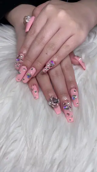 ネイル AngelChris ビューティーサロンのネイルデザイン