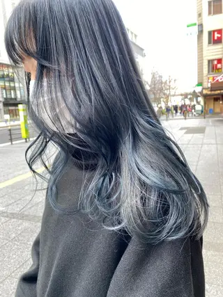 セミロング カラー ツキノキ ミナのヘアスタイル