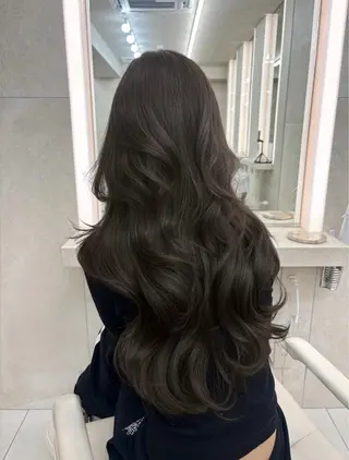 ロング 平井 真由のヘアスタイル