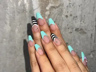 ネイル VENUS BELT kiriのネイルデザイン