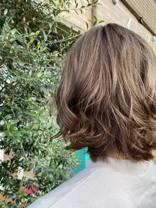 ミディアム カラー 丸山 明日香のヘアスタイル