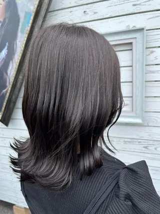 ミディアム カラー 伊藤 由妃乃のヘアスタイル