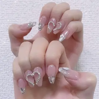 ネイル MINAMI໒꒱ Y2K、韓国ガーリーのネイルデザイン