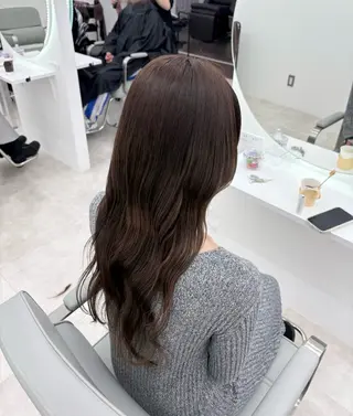 ロング カラー 佐藤 琳のヘアスタイル