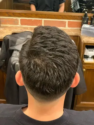 ショート HIRO銀座　バーバーショップ丸の内所属・ヒロ銀座 林のヘアスタイル