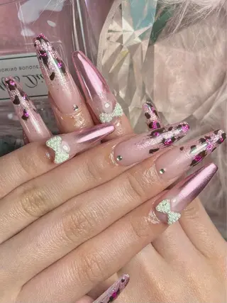 ネイル ルシイ🎀新宿長さ 出しパーツ専門店のネイルデザイン