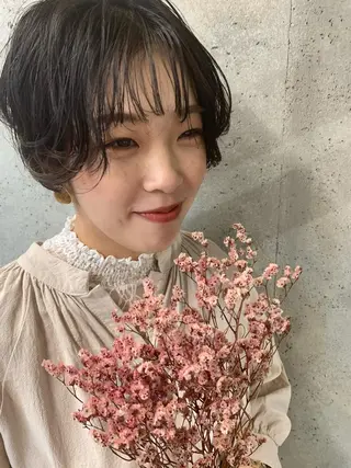 ショート カラー ヘアアレンジ サナ🌱 切りっぱなしボブのヘアスタイル