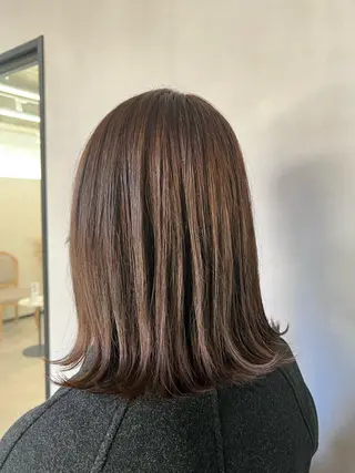 ミディアム カラー 岡島 実里のヘアスタイル