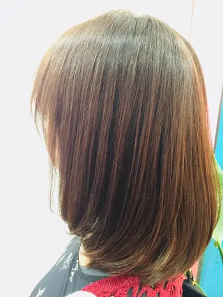 ミディアム 岡田 夏実のヘアスタイル