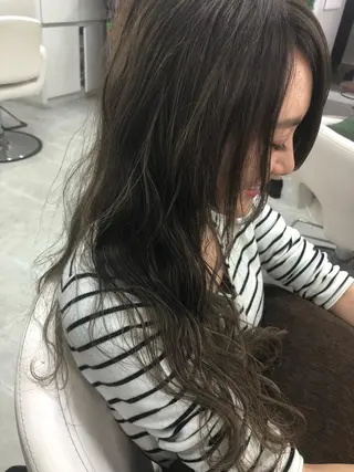 セミロング カラー 髪質改善 中川　翔のヘアスタイル