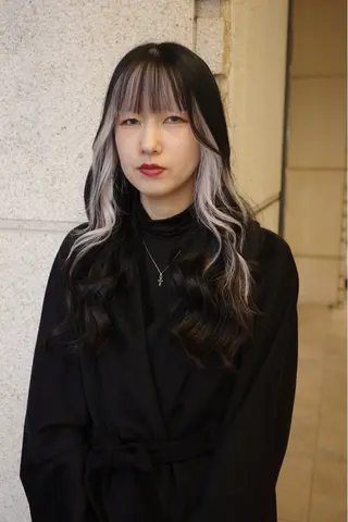 ロング カラー ハイトーンカラー ⭐️NAZUNAのヘアスタイル