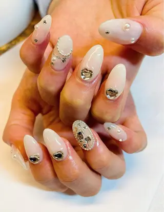 ネイル 🦋AYNIL🦋 ナチュラル専門店♥️のネイルデザイン