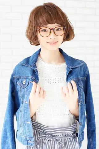 ショート カラー 朝比奈 志保のヘアスタイル
