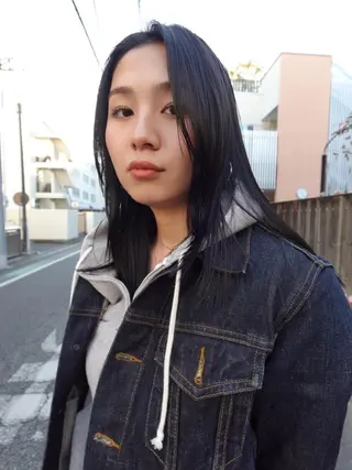 ミディアム カラー パーマ CEINE OURのヘアスタイル