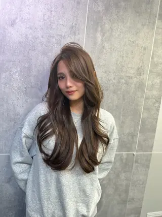 ミディアム カラー 顔まわりの神様✨ 透明感カラー藤嶋秀幸のヘアスタイル