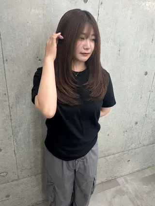 ロング 伊藤 綾音のヘアスタイル