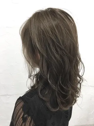 セミロング カラー 大人垢抜け ダブルカラー【上野】のヘアスタイル