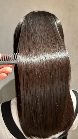 ロング 艶髪カラー/透明感 美髪/白髪/ﾑﾅｶﾀのヘアスタイル